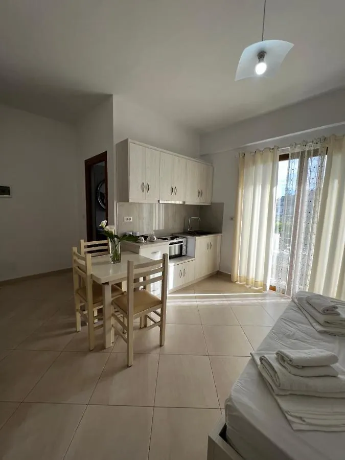 Garden Villa Eva Sarandë Appartamento