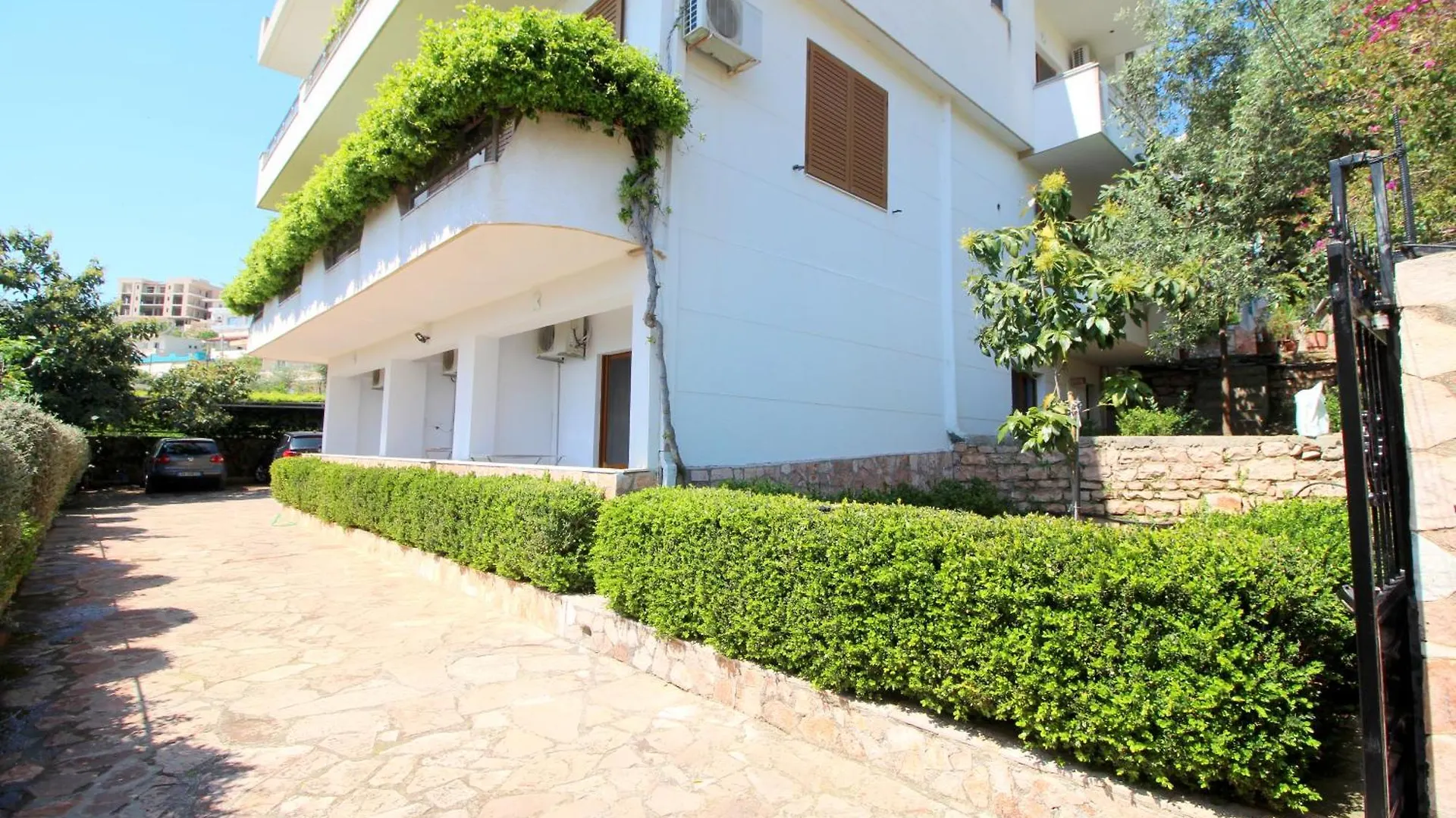 Apartment Garden Villa Eva Sarande Albania